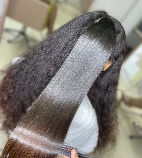 Exemplo. Mega hair em cabelo crespo em Dublin